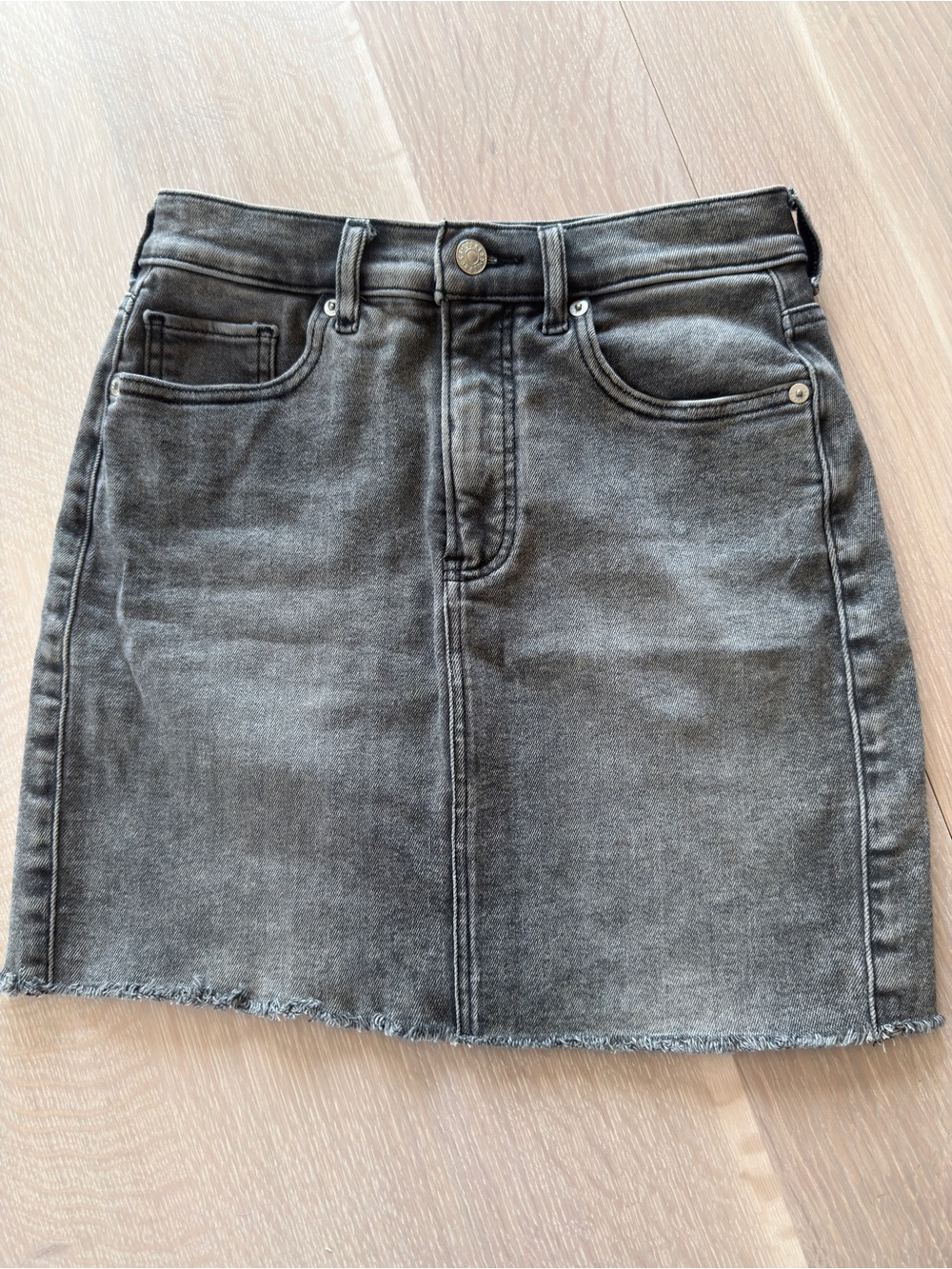 Express Washed Gray Black Denim Mini Skirt, Size 2 Regular